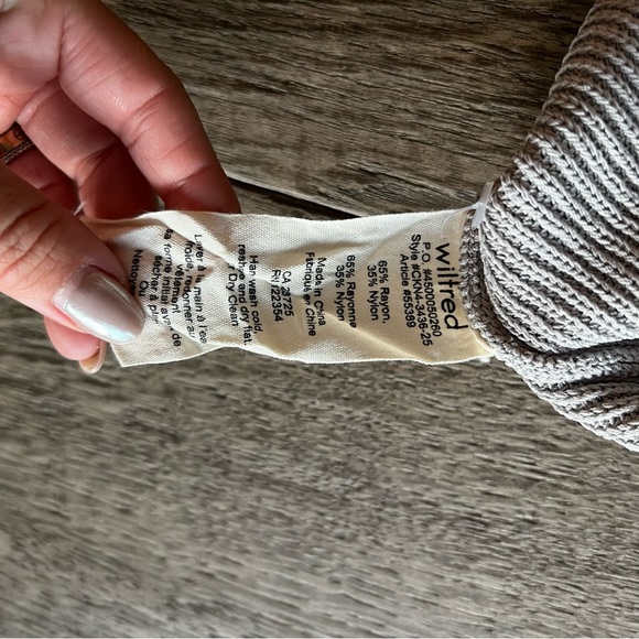 Grey Aritzia Crop Tank - Picture 4 of 4